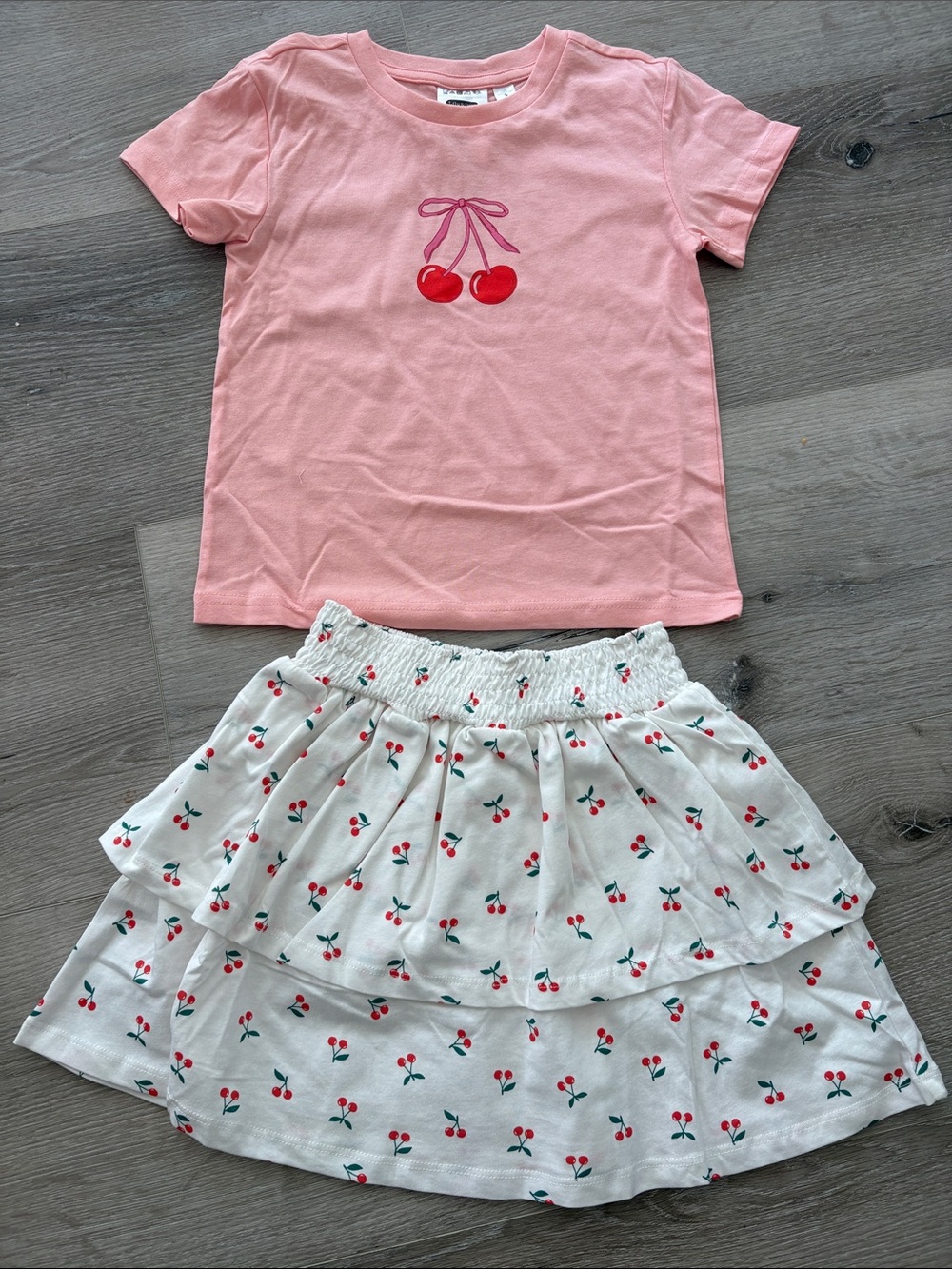 Lily & Dan Girls Pink Cherry Tee and White Cherry Tiered Skirt Set small (6) new